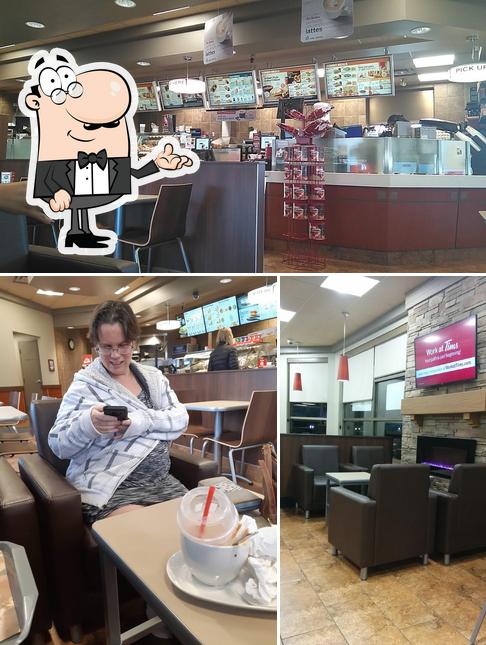 L'intérieur de Tim Hortons