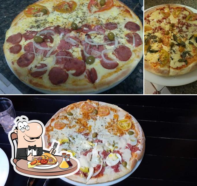 No Cia da Esfiha, você pode pedir pizza