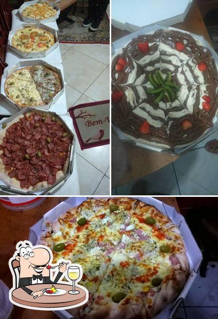 Comida em Pizzaria Recanto Feliz