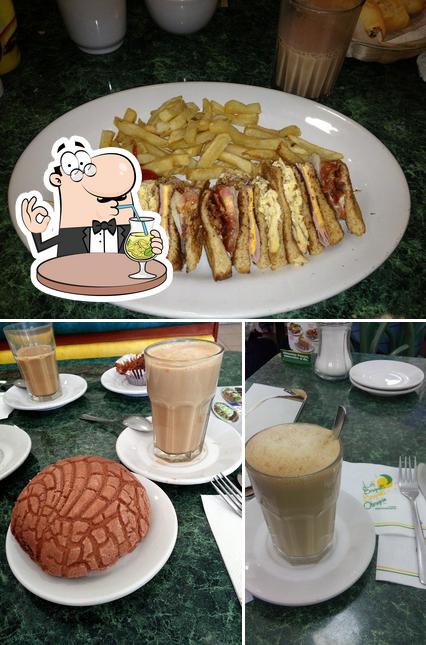 Это снимок, где изображены напитки и картофель фри в Bisquets Obregón