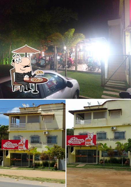 O exterior do Johnnys Burger