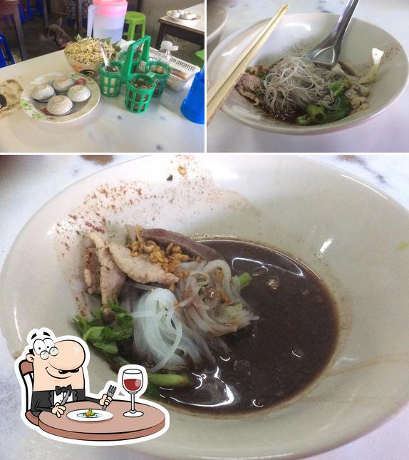 Food at ก๋วยเตี๋ยวเรือทองดี