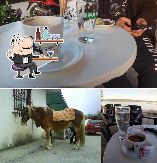 Siediti a un tavolo di Caffe bar Nehaj 2