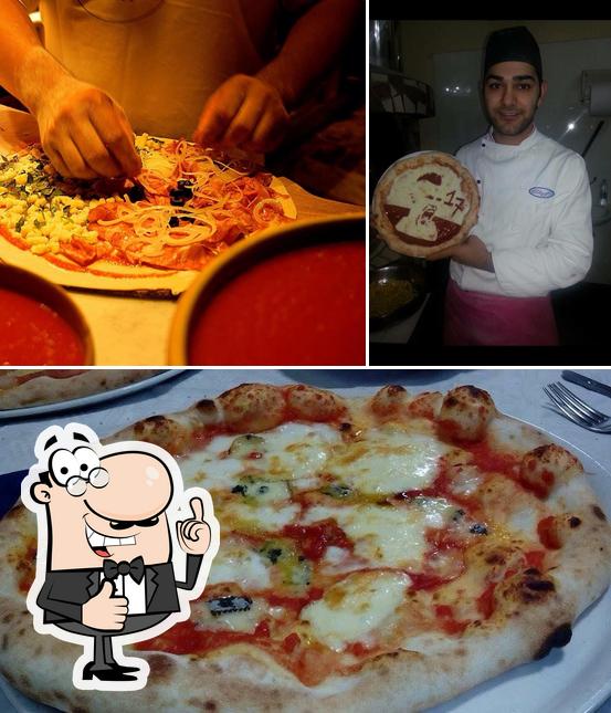 Regarder cette image de Di napoli Pizza