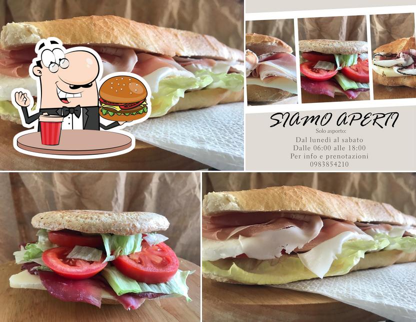 Prova un hamburger a Lo Spizzico S.r.l Di Nicoletti Cosmo