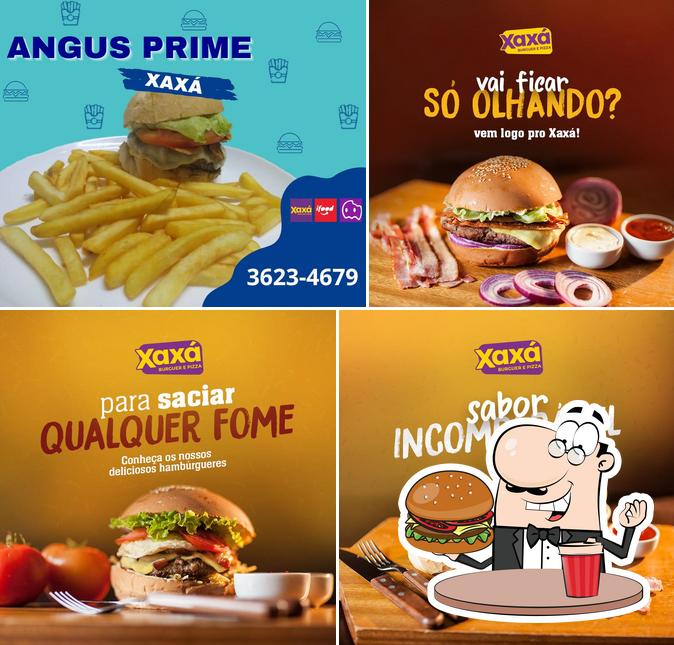 Peça um hambúrguer no Xaxá Burguer & Pizza