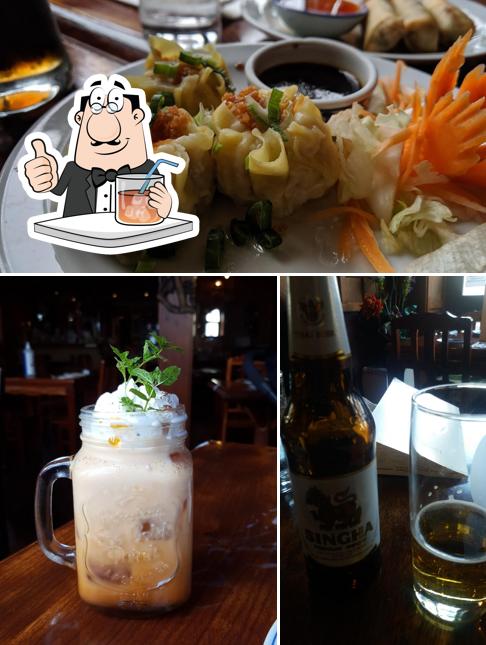 Entre los distintos productos que hay en Epsom Thai también tienes bebida y comida