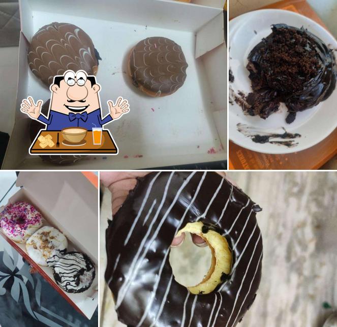 Food at Mad Over Donuts