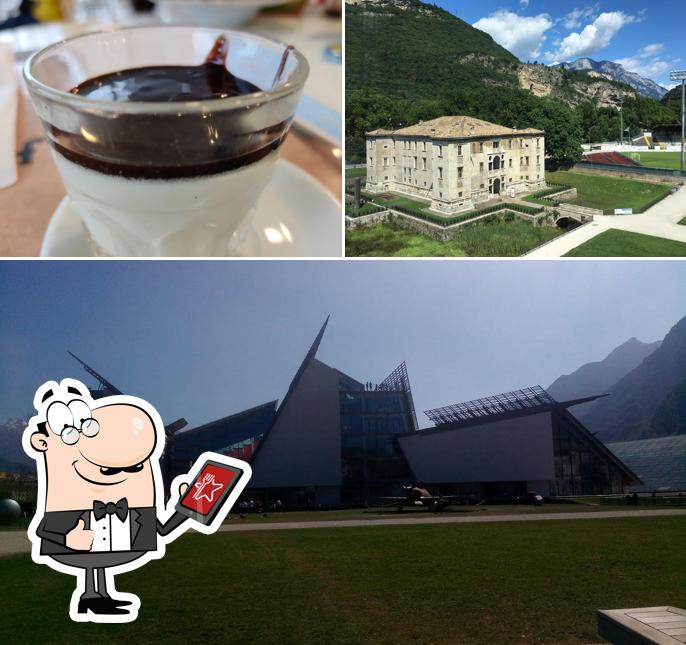 Tra le diverse cose da MUSE Cafè si possono trovare la esterno e bevanda