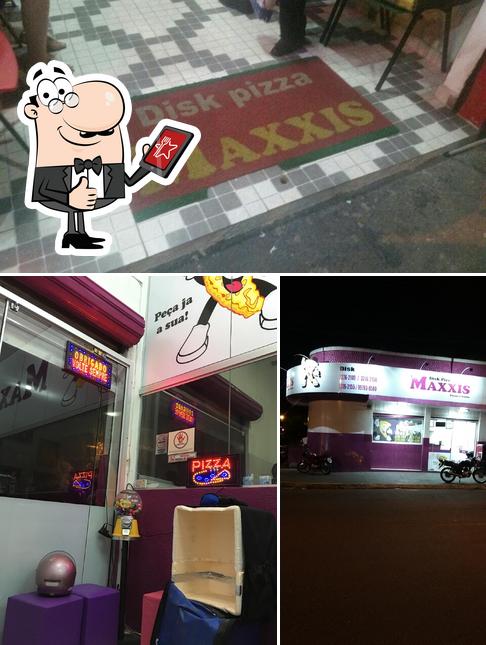 See this picture of Maxxis Pizzaria