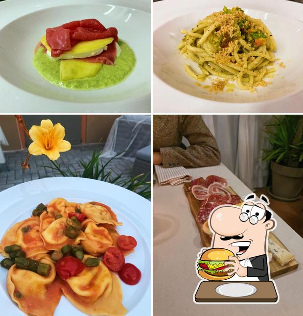 Gli hamburger di Ristorante Osteria La Corte potranno incontrare i gusti di molti