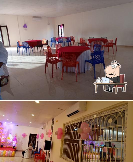 Check out how G6 FOOD COURT looks inside