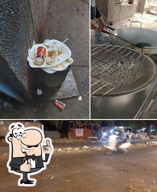 See this picture of Lamba Chole Bhature