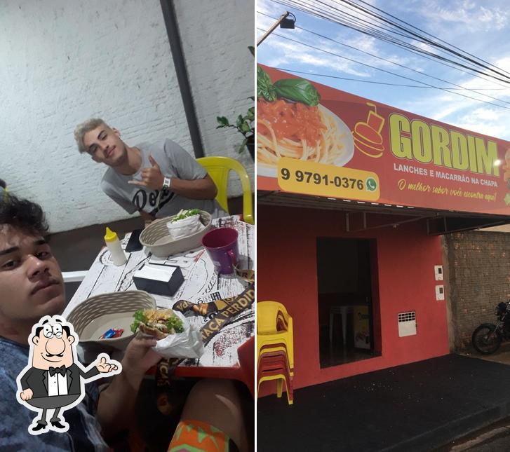 O interior do Gordim lanches e macarrao na chapa