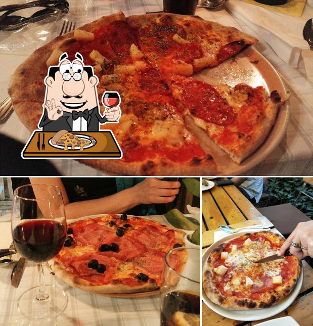 Закажите пиццу в "Pizzeria & Trattoria "La Cantinella""