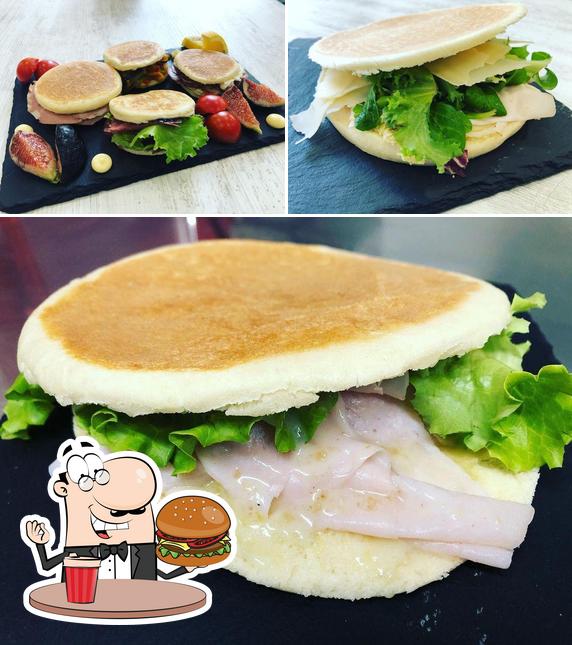 Prova un hamburger a Wenzhou Bar Ristorante