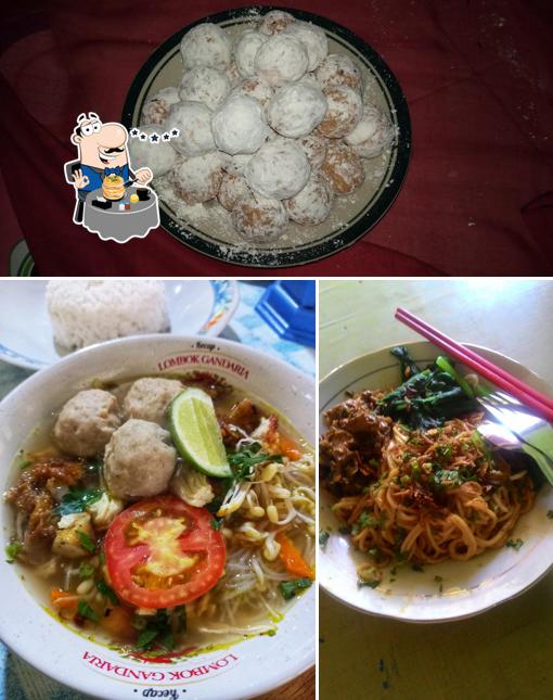 Food at Mie Ayam Soto & Bakso Sapi Pak Yoto