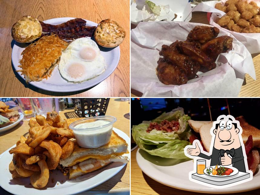 Cactus Moon Saloon in Everett Restaurant menu and reviews