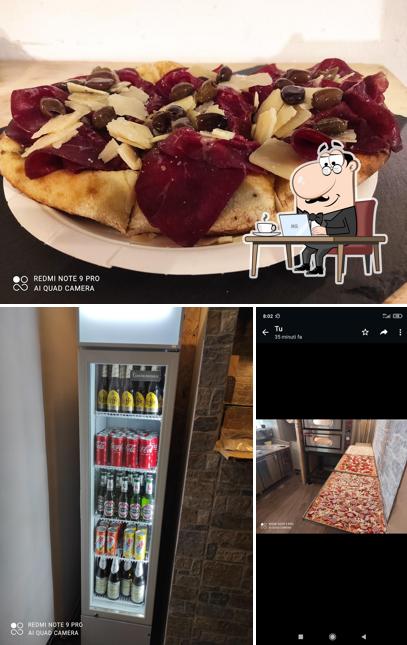 La intérieur et nourriture du restaurant
