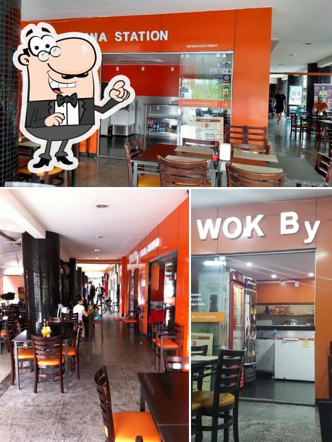 O interior do Wok By China Station