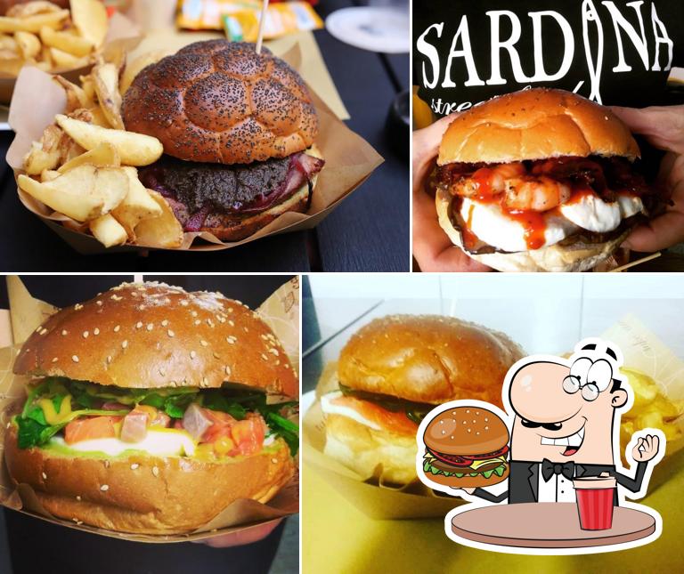 Ordina un hamburger a Sardina Street Food