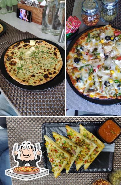 Order pizza at Delhi Live Kitchen