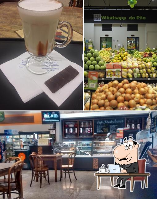 Esta é a imagem ilustrando interior e bebida no Pão de Açúcar