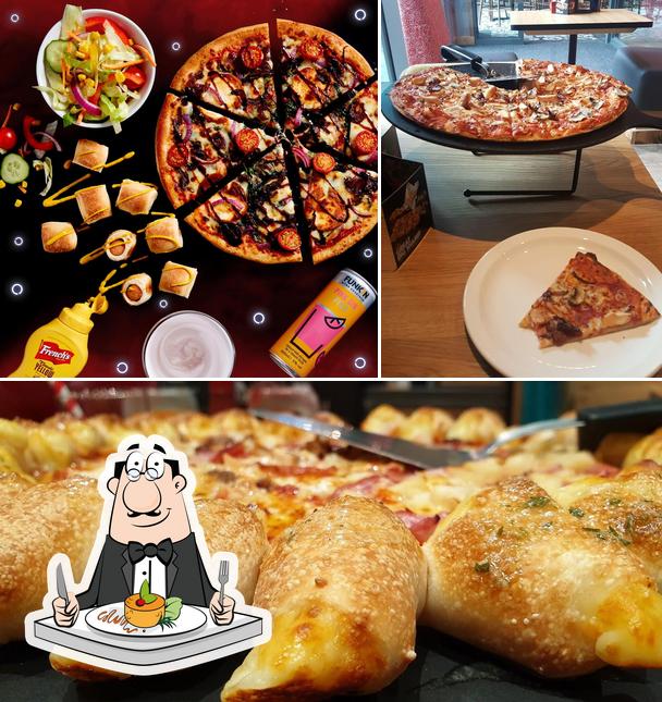 Pizza Hut, RU16 White Rose Shopping Centre, Dewsbury Rd in Leeds
