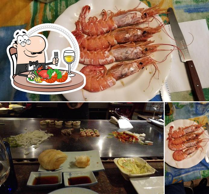 Order seafood at Kokura Restaurante