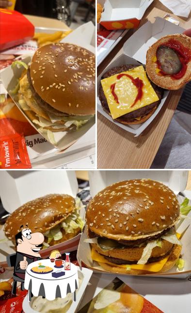 Hamburger à McDonald's Station Afriquia Route de Fes