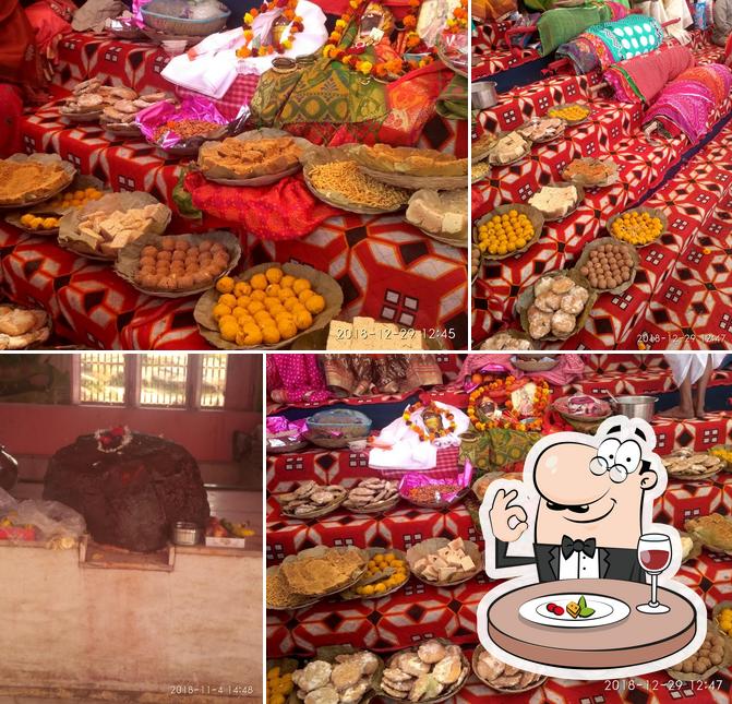 Food at Girdhar Morari Gujarat Samaj, Guest House