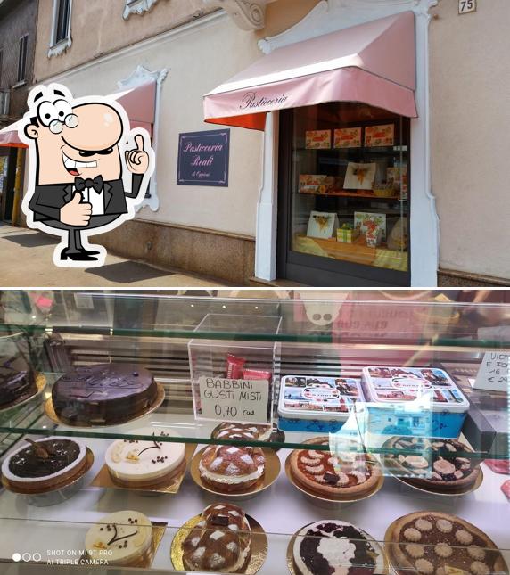 Guarda questa immagine di Pasticceria Reali