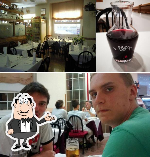 Tra le diverse cose da Grog Ristorante Pizzeria si possono trovare la interni e alcol