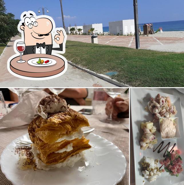Guarda la immagine che presenta la cibo e esterno di Agave Beach