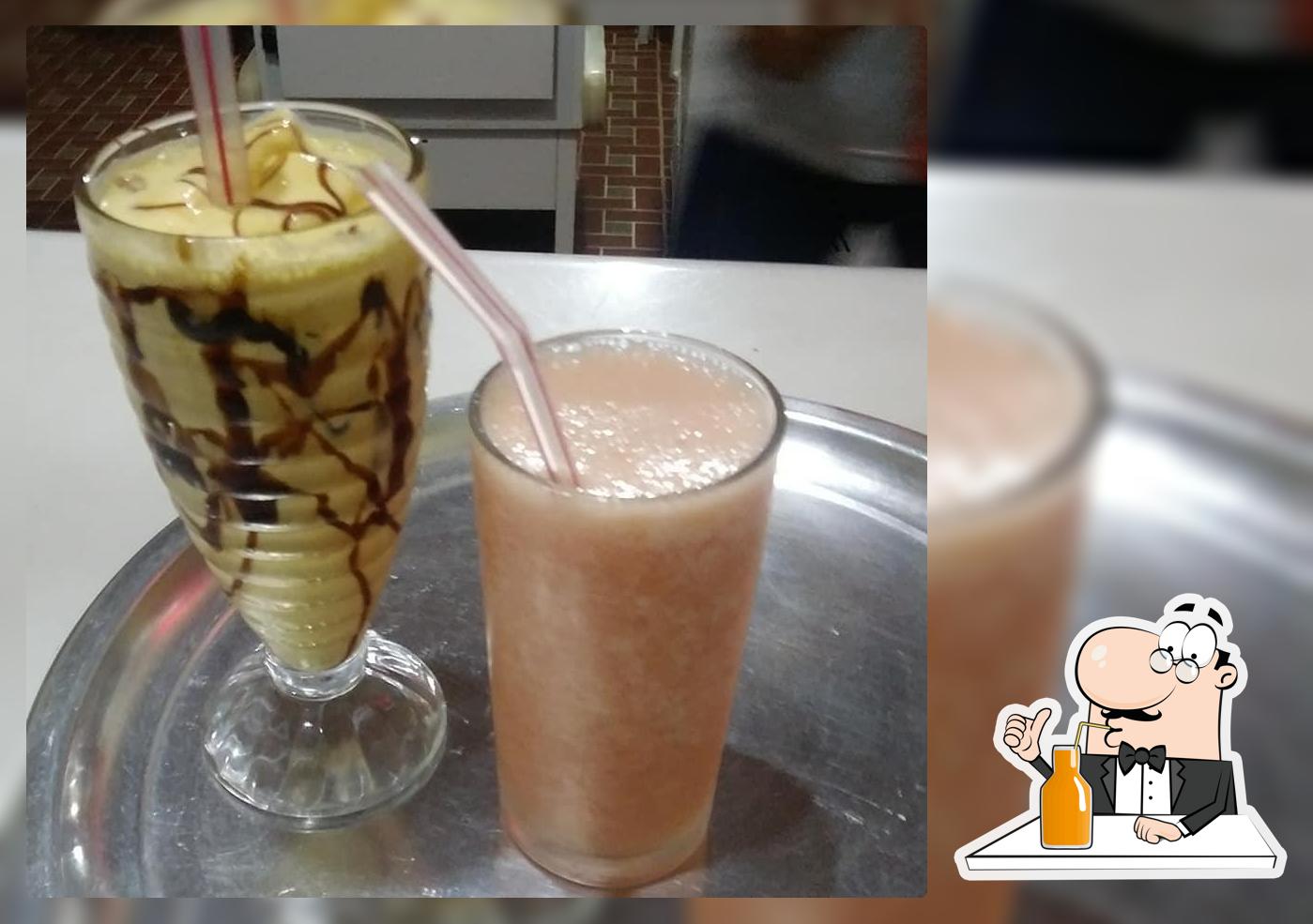 Trabalho na Lanchonete em Família