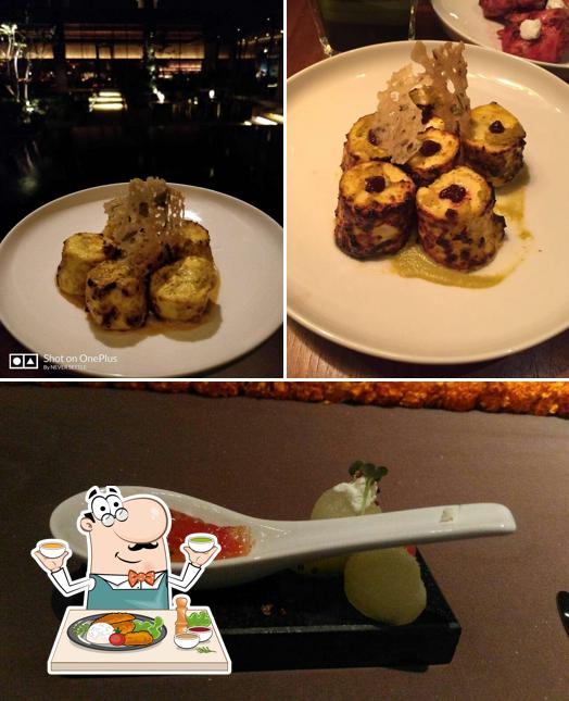 Meals at Chidyaghar Bar - Roseate House