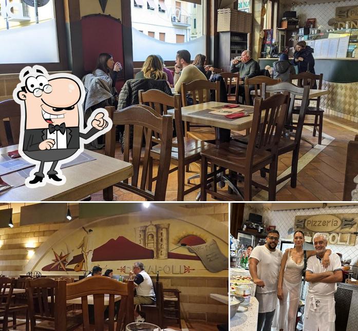 Dai un'occhiata agli interni di Pizzeria di Napoli