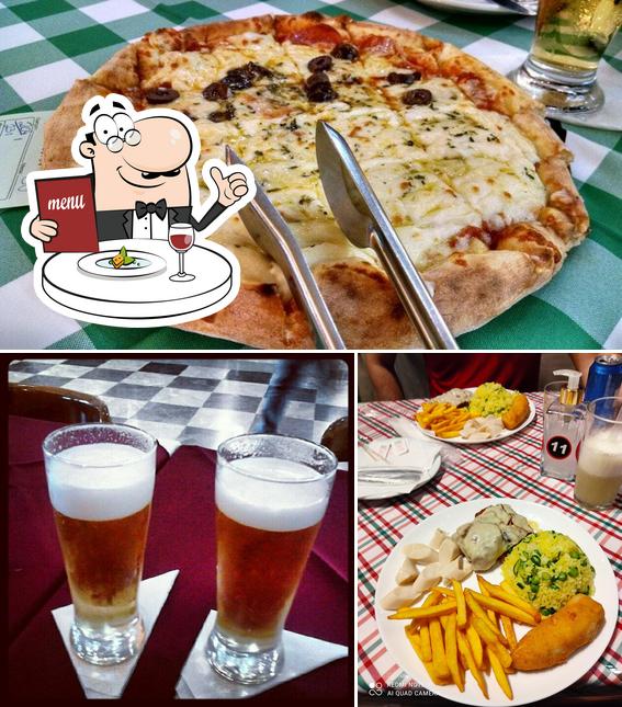 A comida e cerveja do restaurante