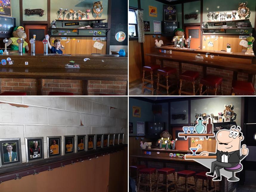 F.C. De Kampioenen Café