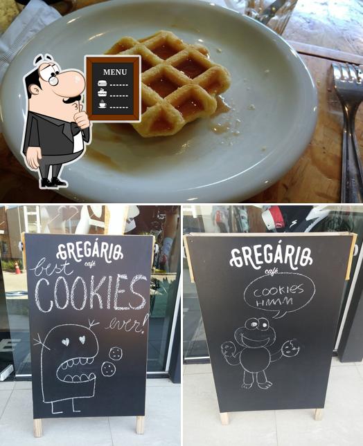 The image of blackboard and food at Gregário Café