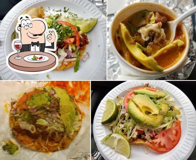 El Tapatio Taco Truck, 1701 W Lincoln Ave in Milwaukee Restaurant