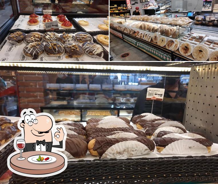 Comida em Padaria e Confeitaria Santa Marta