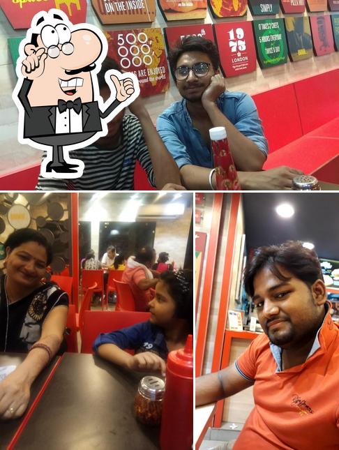 Check out how Pizza Hut Sikandra, Agra looks inside