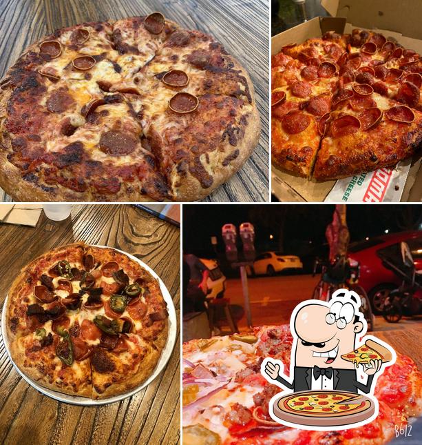 Отведайте пиццу в "Jtown Pizza Co."