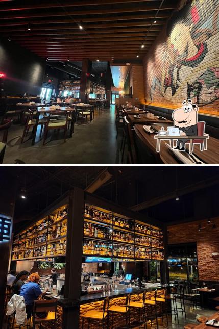 El interior de JINYA Ramen Bar - SouthPark