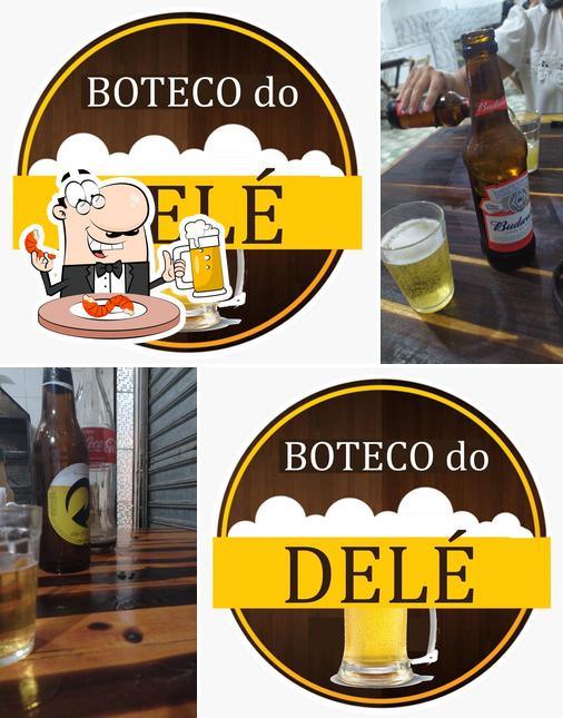 Desfute uma tulipa de cerveja leve ou escura