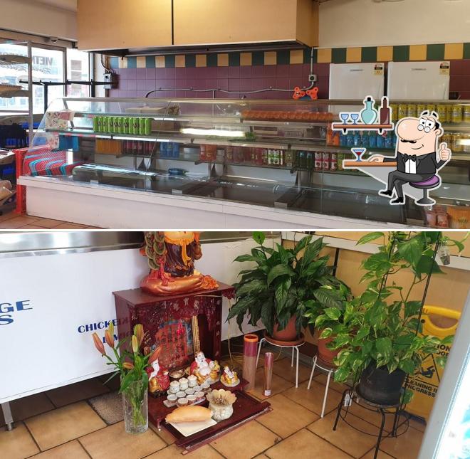 Check out how T&N Bakery looks inside
