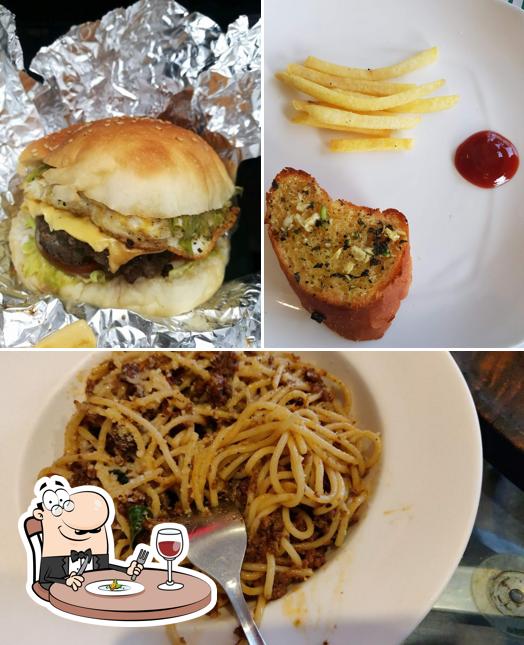 Hamburger at Favourite Pizza