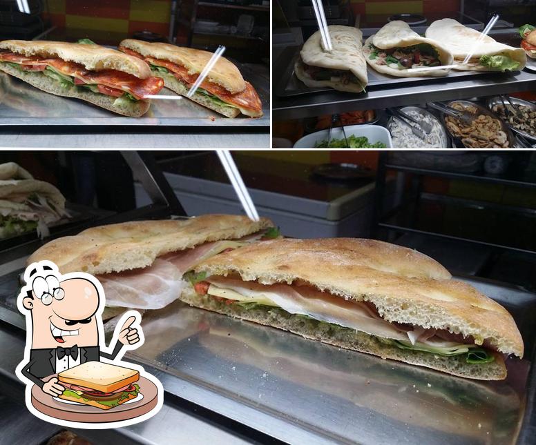 Prenditi un panino a Paradise Pizzeria