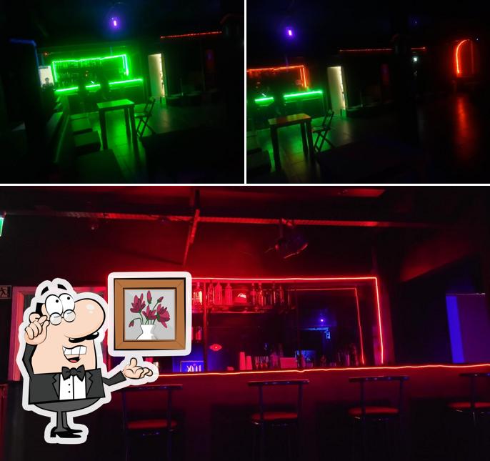 O interior do Lux Balada Liberal Swing